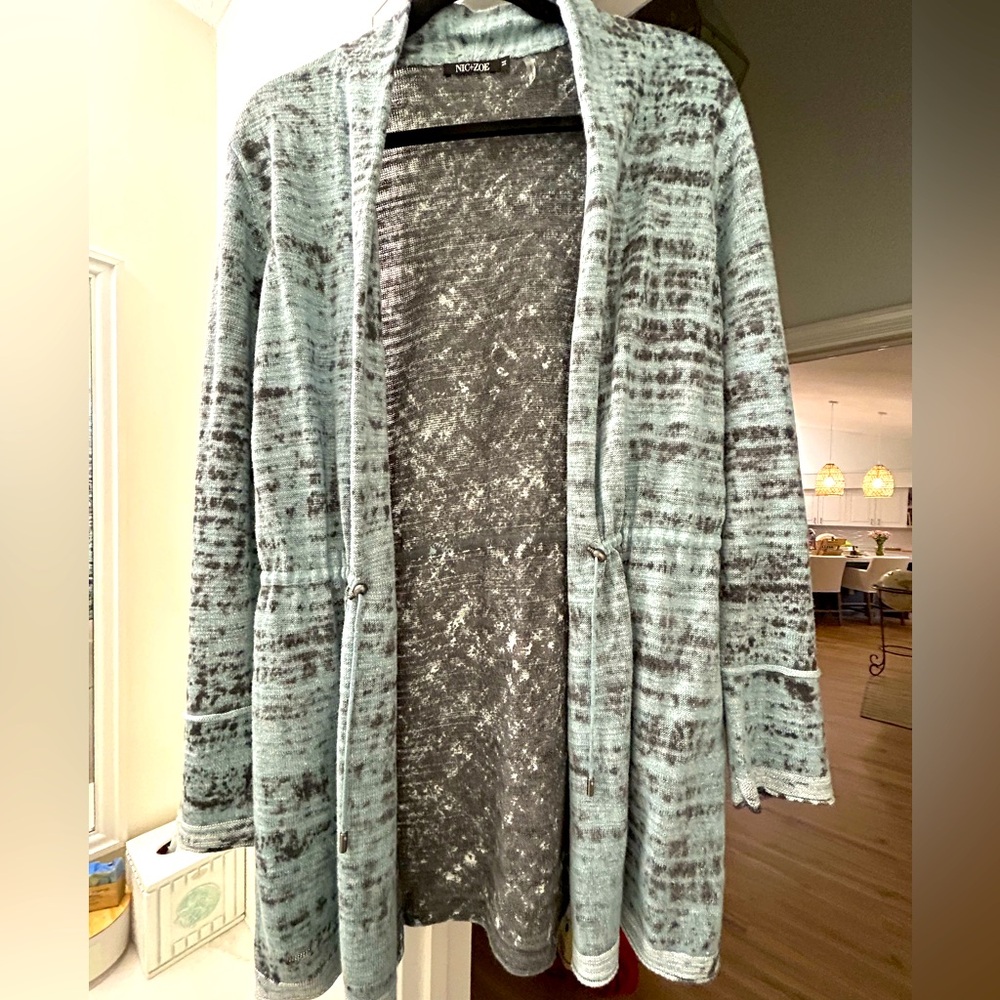 Nic+Zoe lightweight cardigan with cinch waist detail in light blue and grey